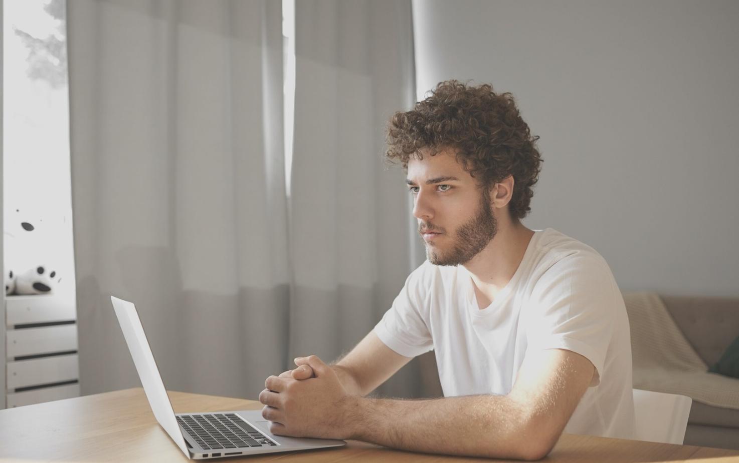 Professional financial consultation workspace with budgeting tools and resources